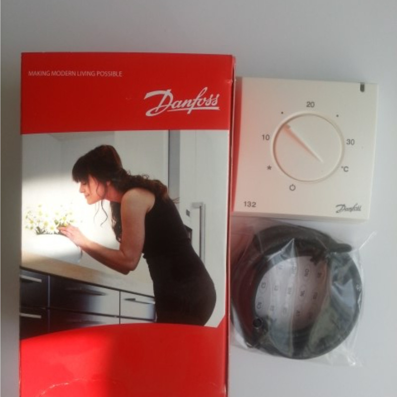 Danfoss electric floor heating thermostat ECtemp440 time programming with ground temperature probe sensor made in China