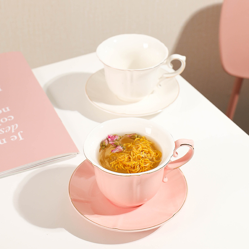 Taza de café y platillo traje estilo europeo Luz de lujo taza de café simple taza de té juego de té de cerámica taza de té negro té de la tarde estante de entrega
