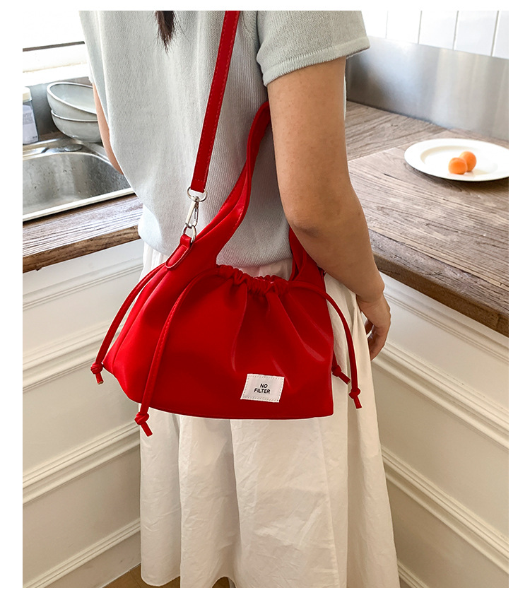 New 2025 Pleated bag for women, large-capacity, fashionable and versatile shoulder bag, nylon fabric casual commuting crossbody bag for women undefined