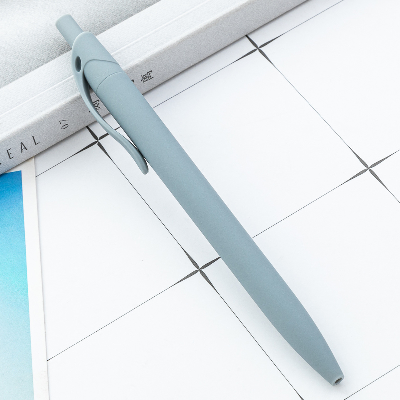 Bolígrafo de plástico multicolor se puede imprimir logotipo de escritorio de oficina bolígrafo de hotel promocional publicidad bolígrafo de regalo