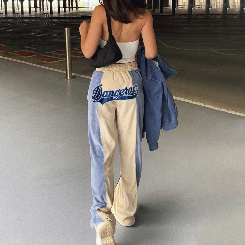 Pantalones acordonados de cintura media con letras bordadas en contraste NSSWF81096
