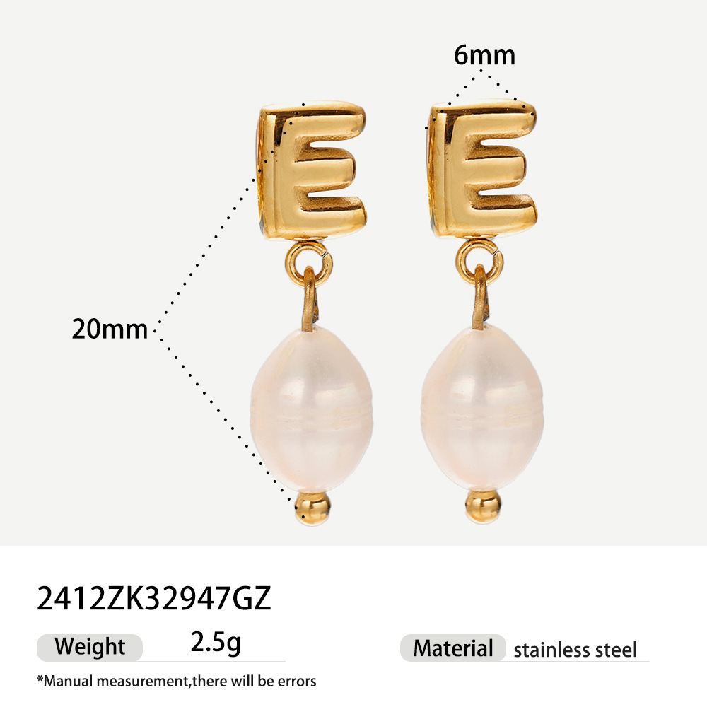 Alta europa y americana de acero inoxidable pendientes de perlas de alta calidad nicho simple joyería de acero de titanio letras pendientes de oro y plata mujeres