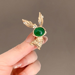 可愛兔子祖母綠胸針高檔女時尚氣質西裝外套開衫領口別針配飾