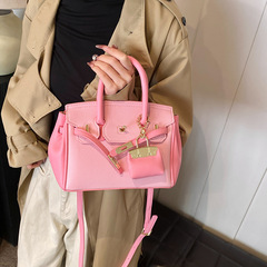 クロスボーダーbagsの質感はプラチナバッグを持っています。