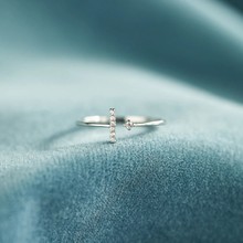 亚马逊热卖镶钻T形戒指女简约时尚欧美风食指环手饰品 外贸批发