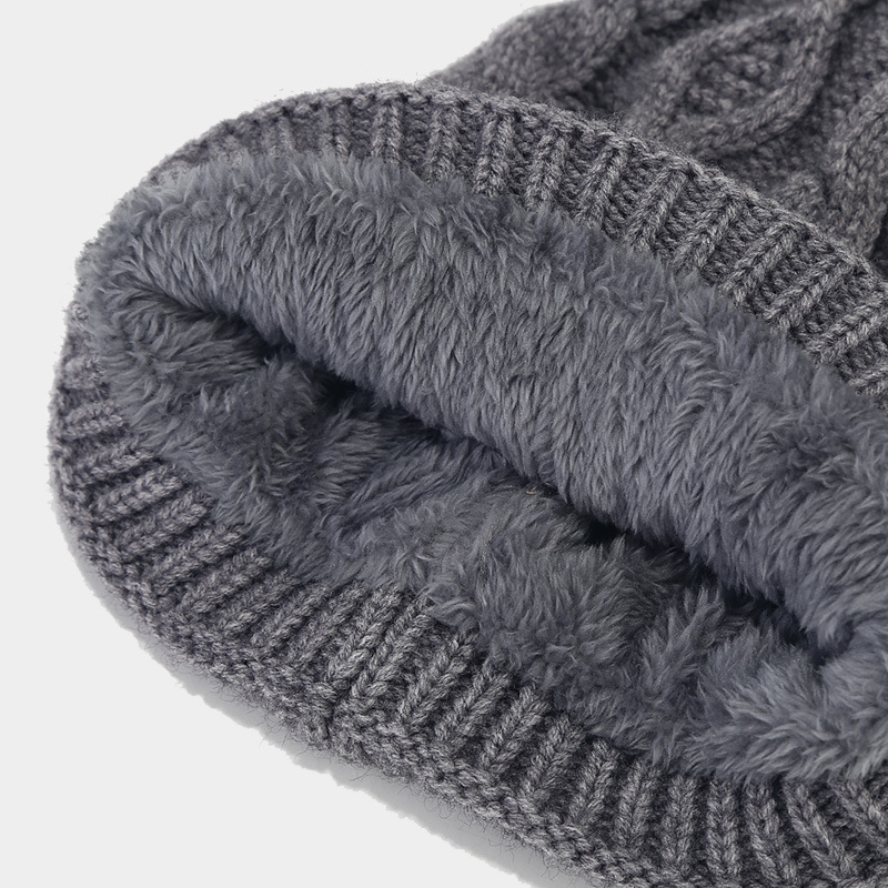 Moda europea y americana nuevo giro con borla forrada de lana sombrero cálido bufanda guantes de tres piezas conjunto de otoño e invierno traje cálido