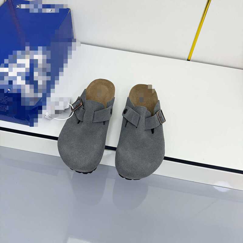 Imported silk suede unisex retro versatile outdoor slippers, new style with a closed-toe design
