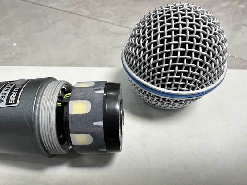 Ventas directas transfronterizas BETA58A cable móvil bobina micrófono profesional etapa rendimiento grabación nuevo micrófono de alta equipado