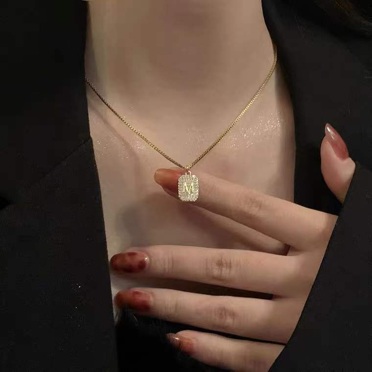 Diamond Pendant Necklace With Letter M And Mesh Red Chain_voghion.com