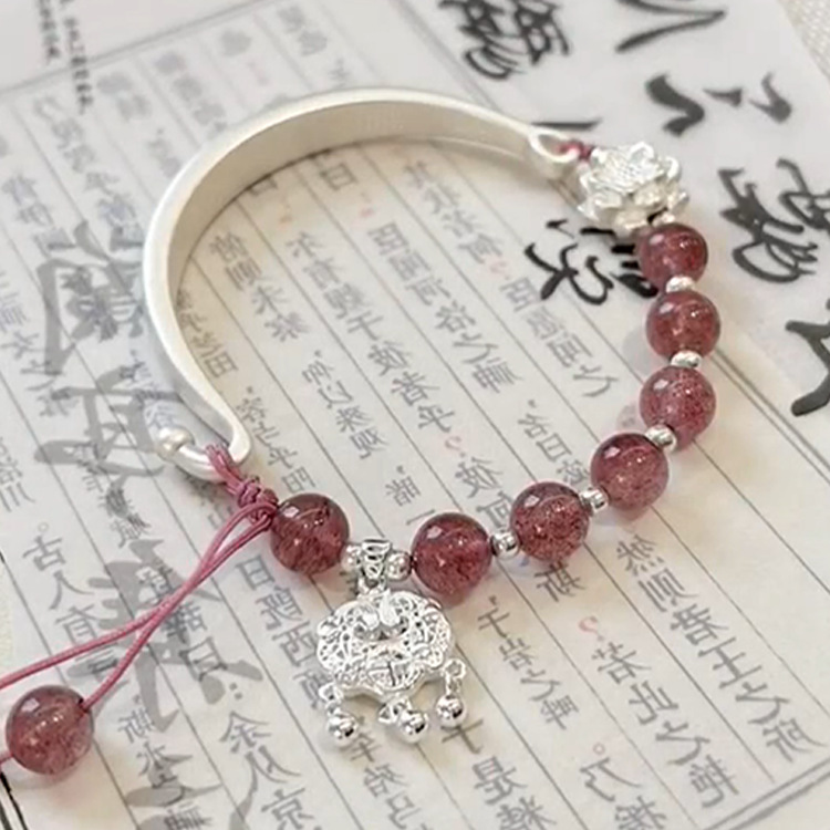 "Manshan Cherry Words" nuevo conjunto de pulseras de cristal de fresa china primavera y verano nueva moda lujosa para regalar pulseras de amigos