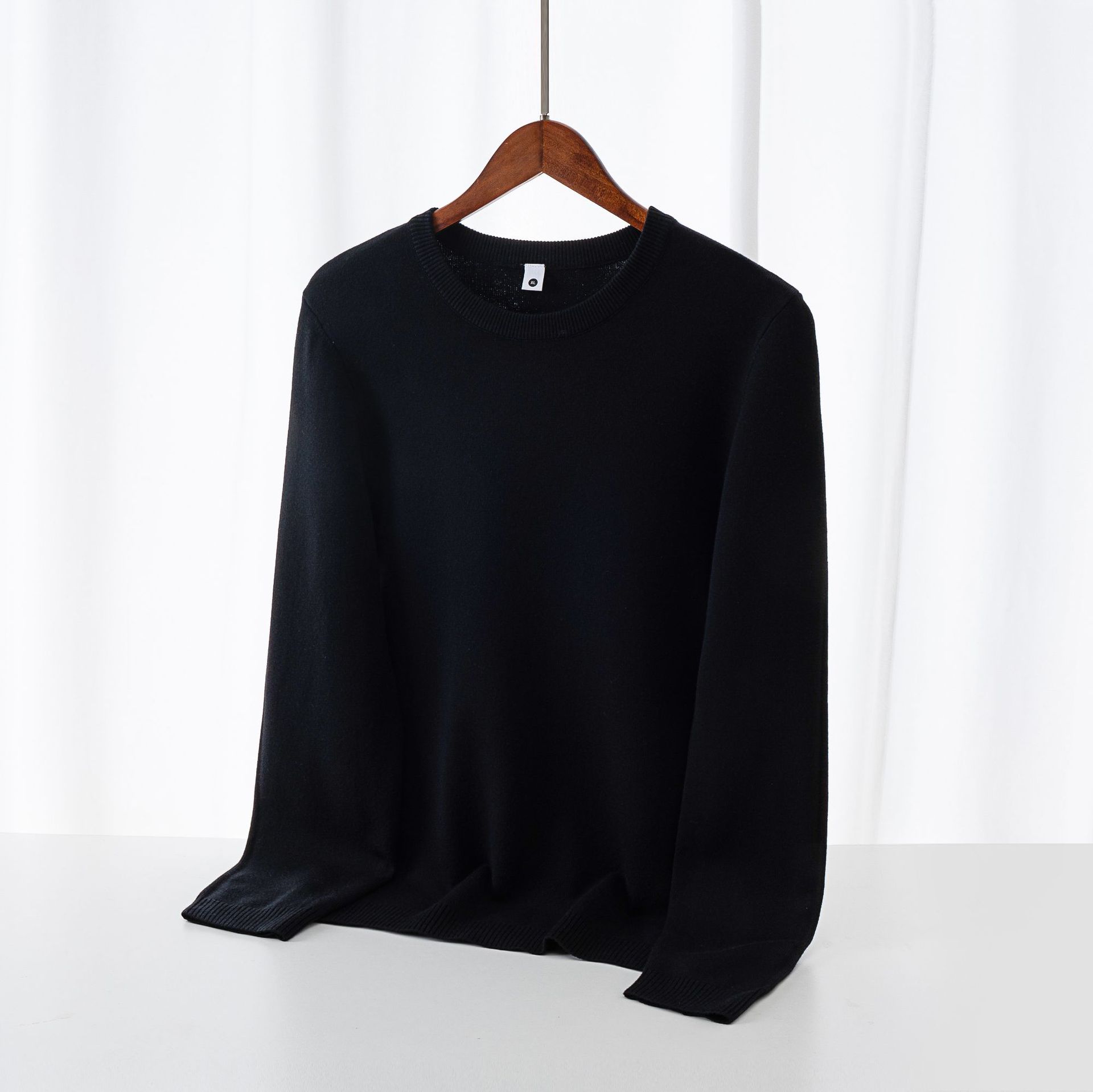 Suéter de hombre 2025, otoño y invierno nuevo suéter de viento perezoso de cuello redondo de hombre overhead de punto camiseta de fondo