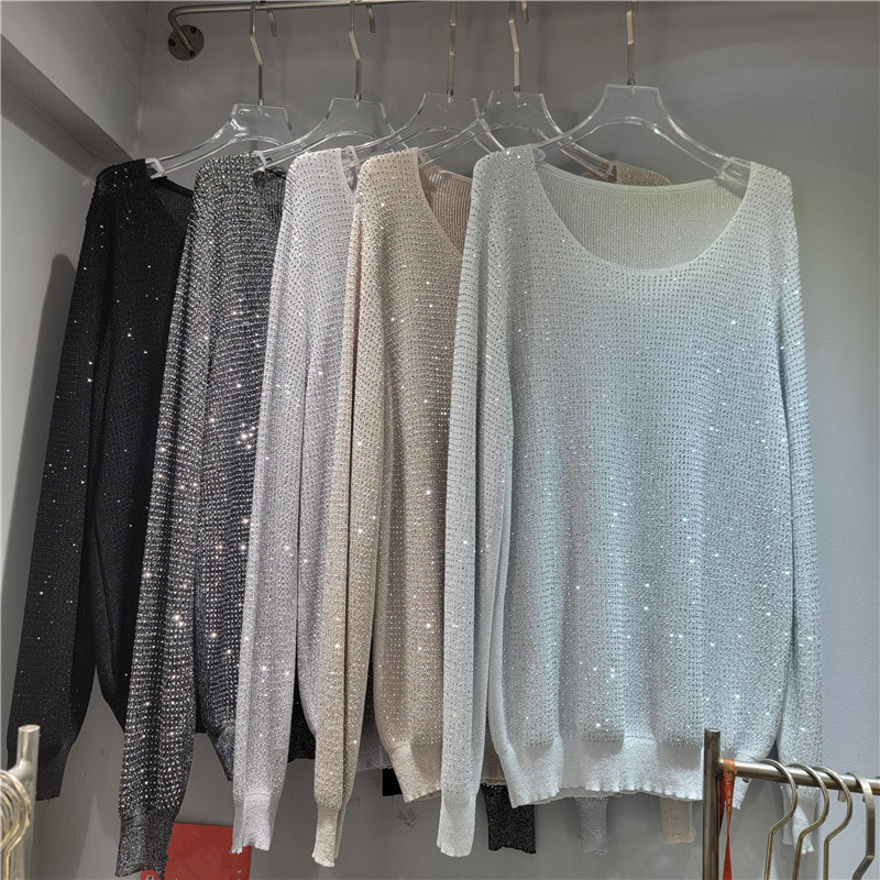 Suéter de perforación caliente de la industria pesada europea, mujer de cuello redondo brillante, chaqueta larga y media, nueva camiseta de punto de otoño y invierno es delgada.