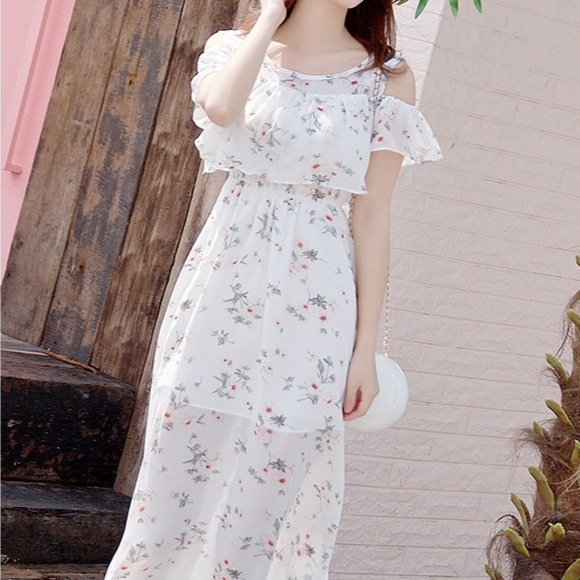 Summer Sweet Mid-Length Fairy-Style Off-Shoulder Dress, Korean Style Women's Chiffon Dress, Long Dress in Black and White
