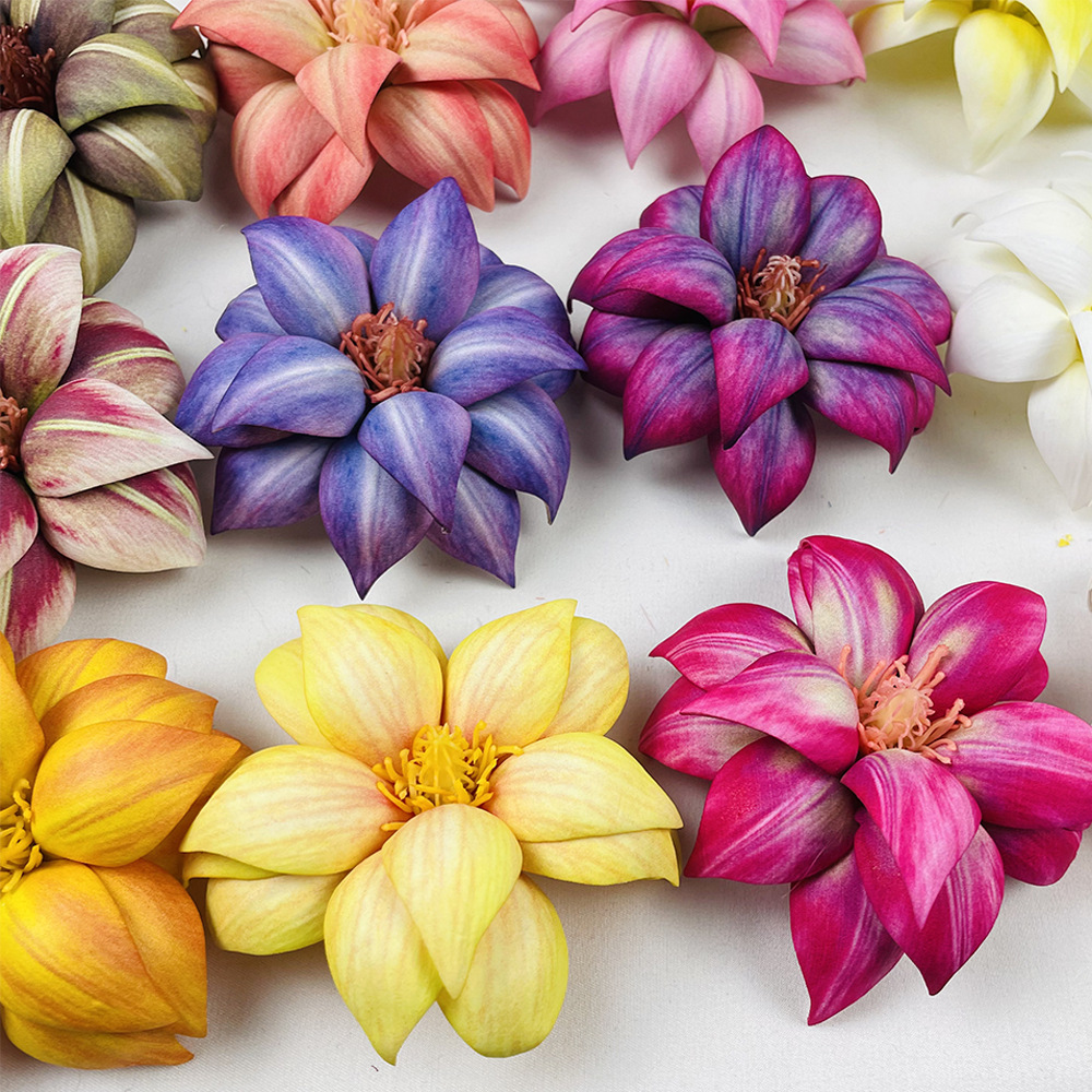 Simulación de flores eva mano