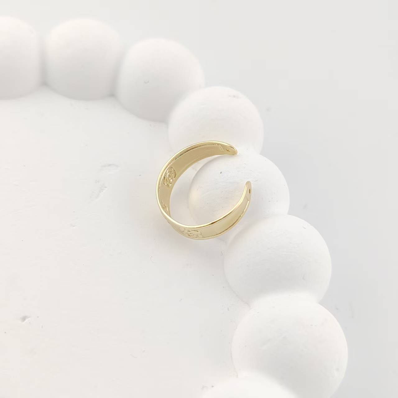 Xuping simple anillo abierto de moda transfronteriza europea y americana estilo retro rosa temperamento pequeño anillo de cola fábrica al por mayor