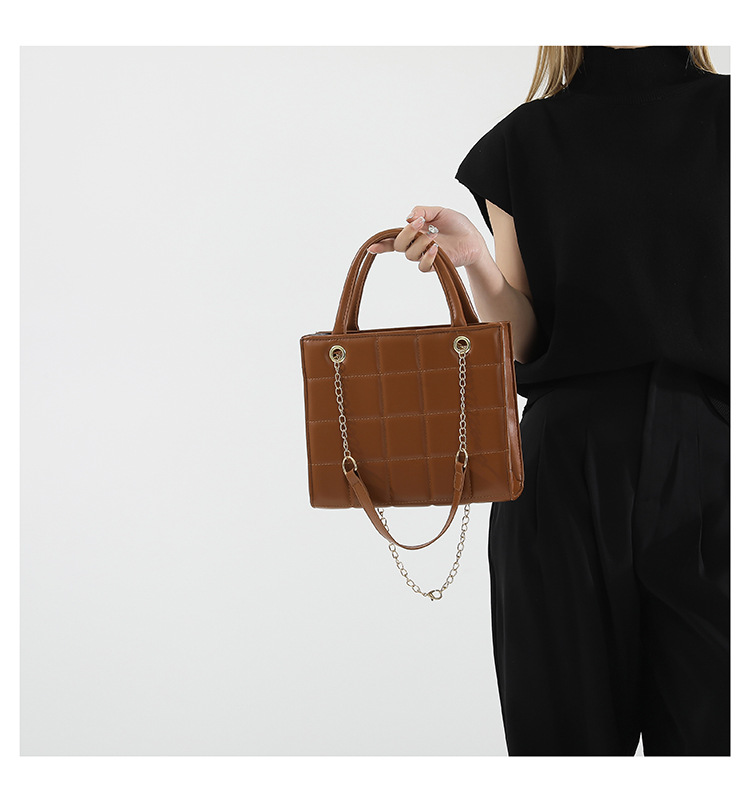 Frau Mittel Pu-Leder Einfarbig Klassischer Stil Reißverschluss Handtasche display picture 18