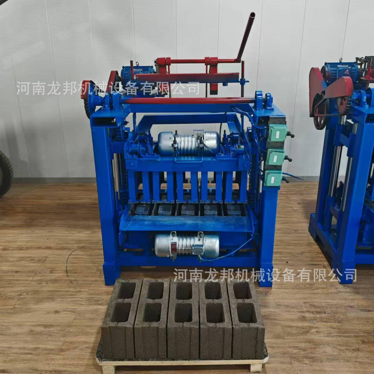 优质水泥砌块砖机 半自动空心砖铺路砖机 380V规模生产制砖机