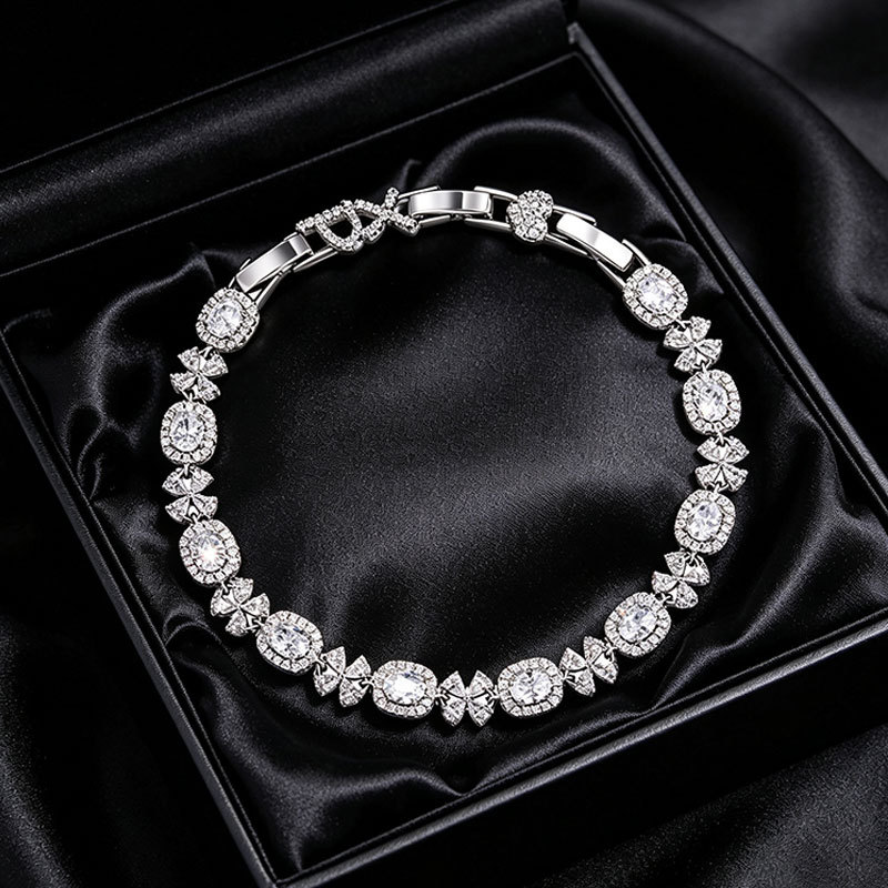 Pulsera Geométrica Circular con Dije de Cubo de Aleación de Cobre