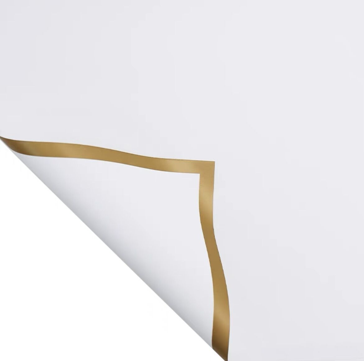 Papel de Envolver Flores Impermeable con Borde Dorado y Diseño Floral de Li Zhiran para Empaquetar Ramos de Flores Frescas.