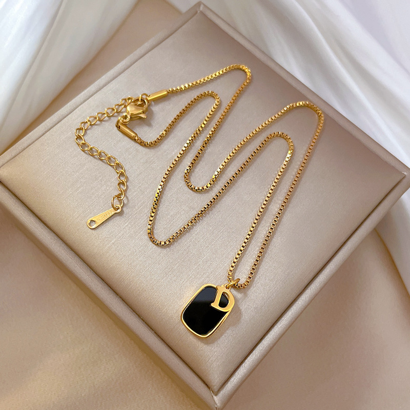 【 All-titanium Steel 】 Square D-shaped minimalist style furnace real gold necklace, female Instagram influencer collarbone chain pic 5