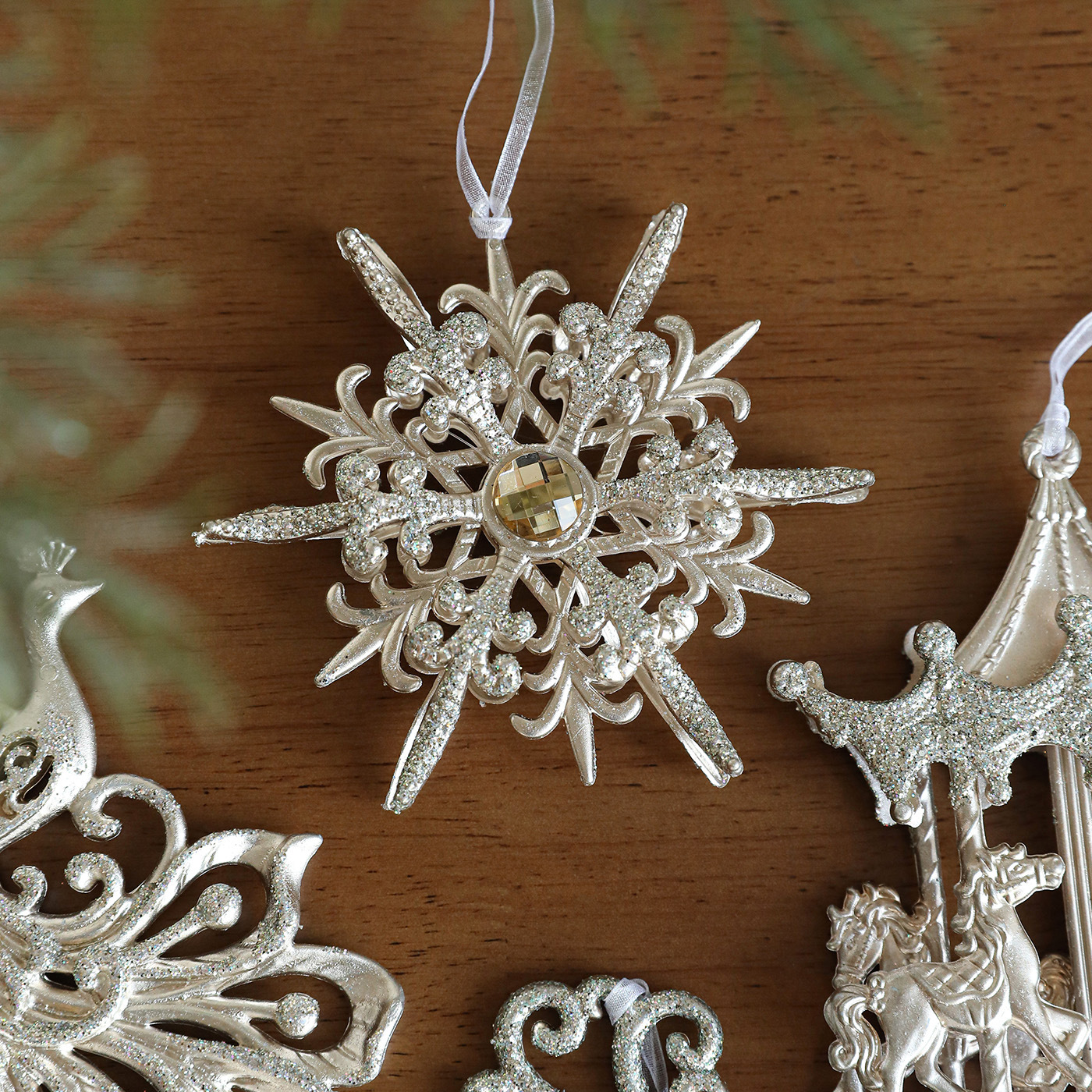 Decoraciones de Navidad polvo de oro trineo viejos ángeles alces accesorios colgantes de árbol de Navidad decoración suministros de diseño de atmósfera