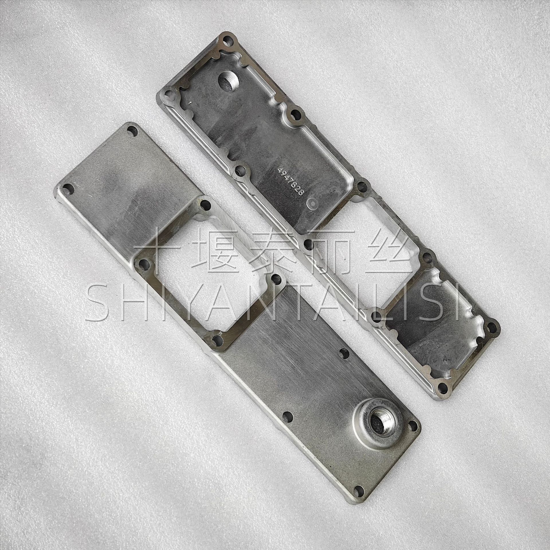 4947828 Intake Manifold Cover Is Suitable for Cummins 4Bt3.9 Diesel Engine Intake Pipe Cover
