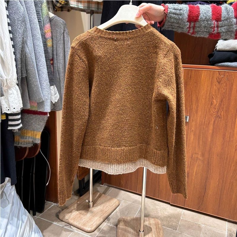 秋冬2025新作の灰色の花の偽の2つの短いセーターのコートの女性の小さい体の柔らかいモチモチのニットのカーディガン|undefined