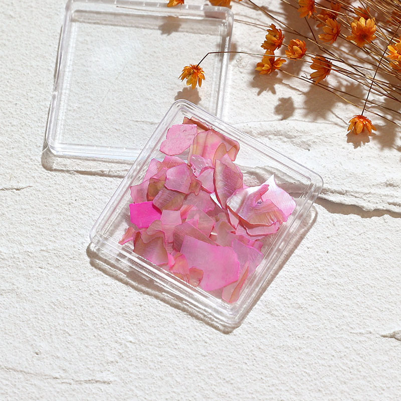 Manicuría irregular conchas de color fantasma rojo en línea con el mismo tipo de abalón natural ultra delgado fragmentos japoneses de decoración de uñas