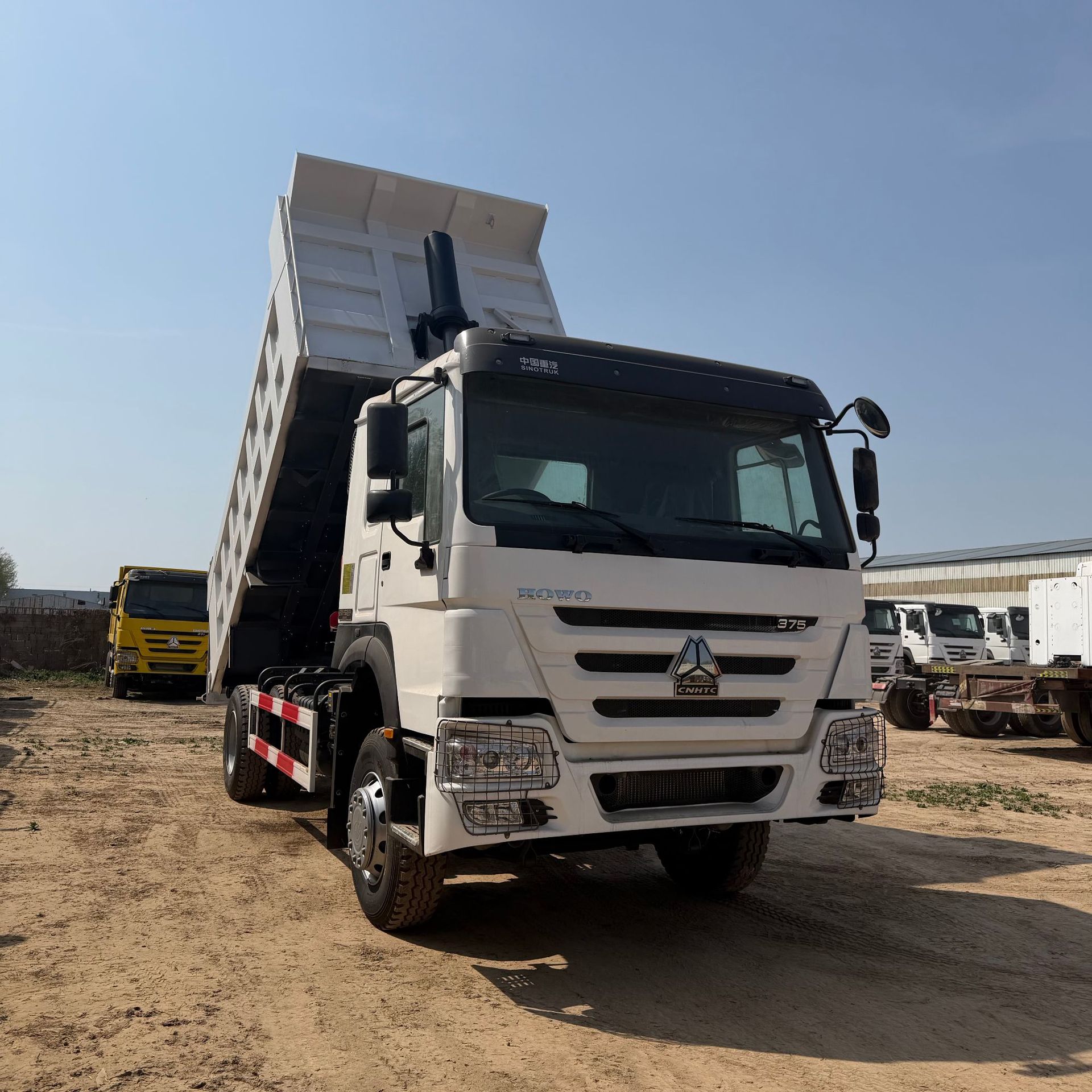 Export of China Heavy Duty Truck HOWO 4X2 small construction waste transport dump truck, customizable