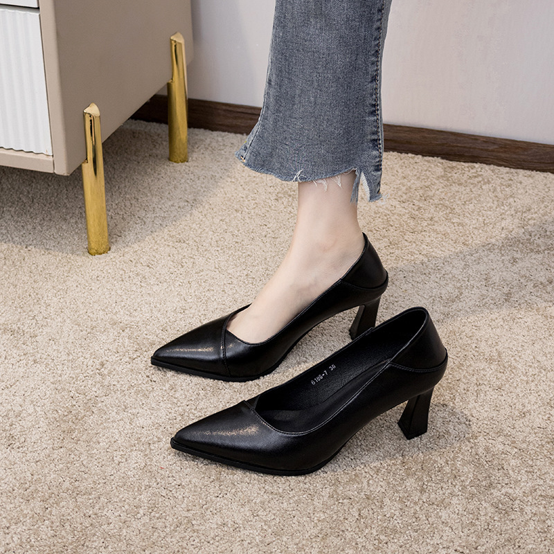 Super Soft Flight Attendant Interview High Heels Women's Chunky Heel 5Cm7Cm Soft Leather Soft Sole Work Shoes Formal Leather Shoes Black