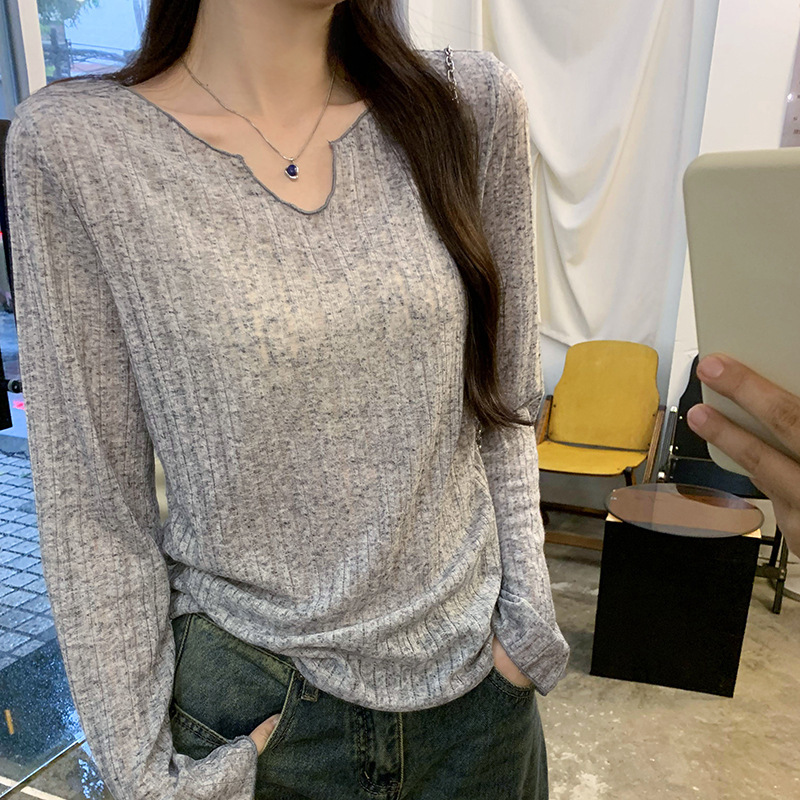 회색