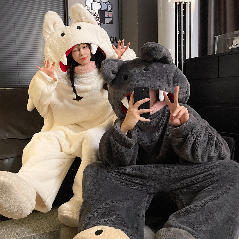 New Winter Style One-Piece Couple's Pajamas for Women, Made of Flannel, Thickened and Warm, Sweet and Cute, Can Be Worn Outside as Loungewear New Winter Style One-Piece Couple's Pajamas for Women, Made of Flannel, Thickened and Warm, Sweet and Cute, Can Be Worn Outside as Loungewear