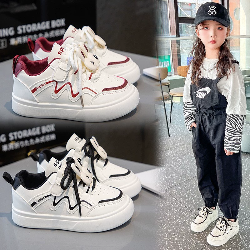 Детские кроссовки для девочек весна-осень 2025, новые кожаные, одинарная подкладка, дышащие, универсальные, нескользящие, с мультяшными рисунками, модные спортивные туфли