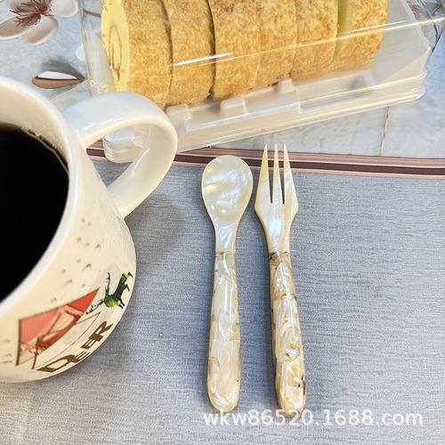 Southeast Asian specialty travel goods shell spoon acrylic handle can be used for fruit fork tea fork 12cm long 