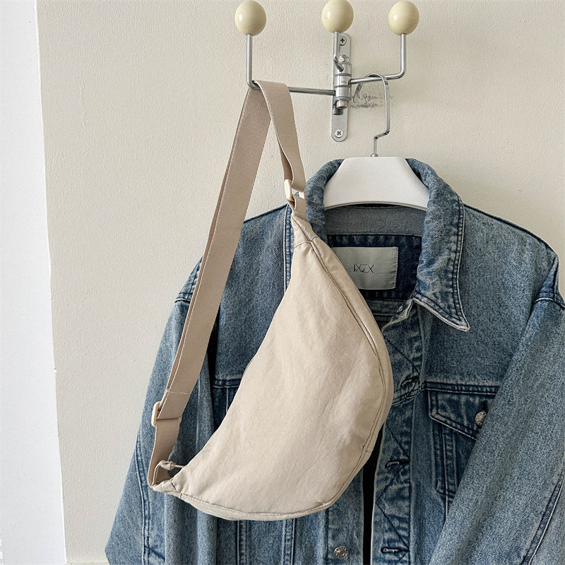 Nueva bola de masa femenina 2023 otoño marea bolsa de hombro simple moda nylon tela deportes mensajero bolsa