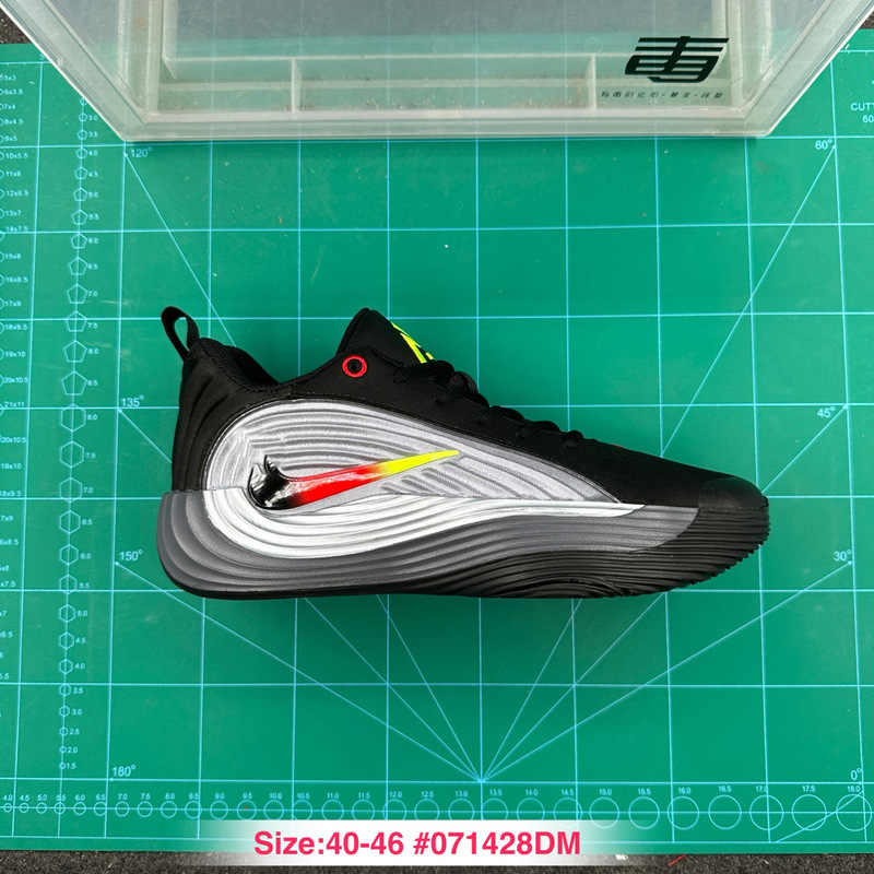 Yi Jianfei's 5th generation basketball shoes, Freak 7, are practical, cushioned, durable, comfortable, and suitable for training and casual sports Yi Jianfei's 5th generation basketball shoes, Freak 7, are practical, cushioned, durable, comfortable, and suitable for training and casual sports