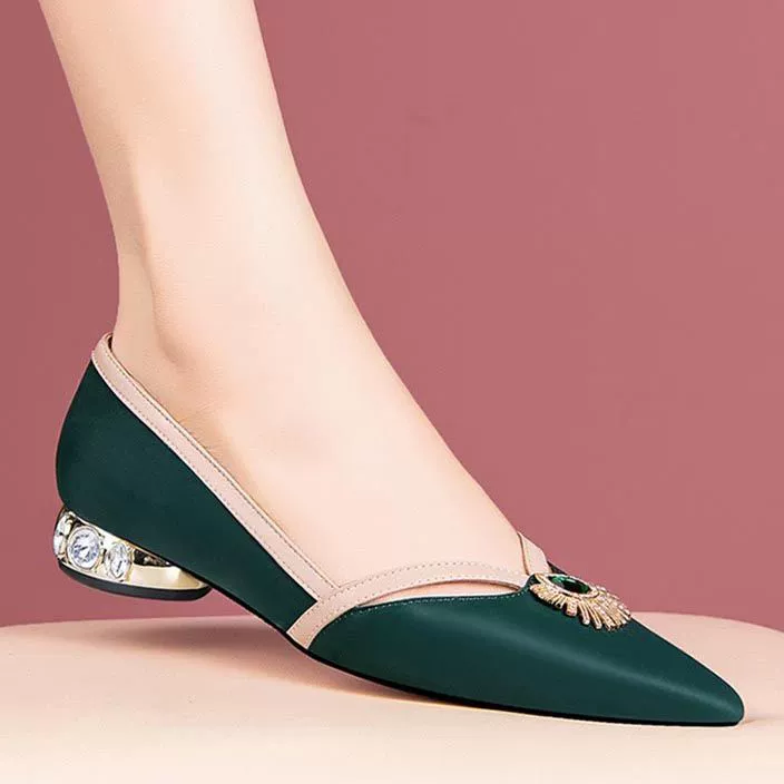 Женские шелковые туфли на мягкой подошве, весенние новые женские туфли One-Step с мелкой союзкой, новинка 2023 года, туфли для мам с острым носком со стразами
