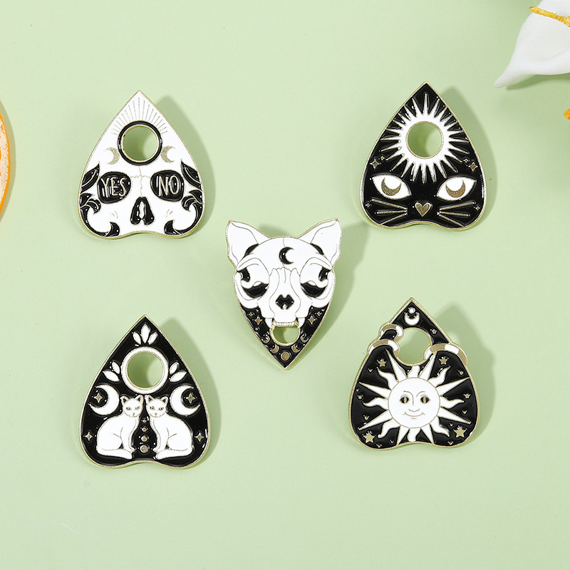 Fashion Heart Shape Alloy Stoving Varnish Metal Brooches display picture 4