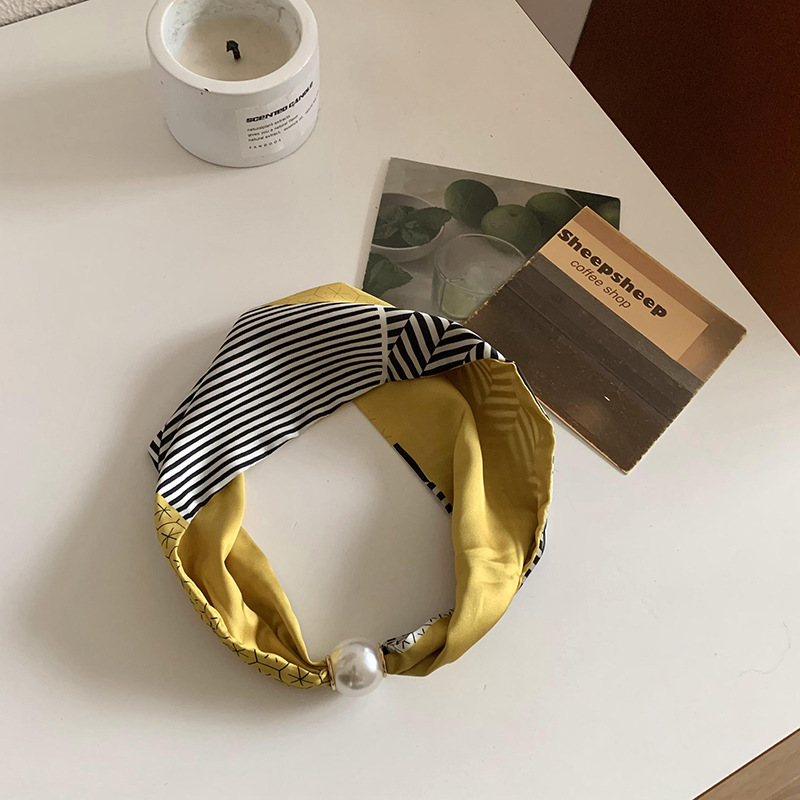 Bufanda de seda para mujer, sentido largo de alta calidad, primavera y verano, nueva versión coreana del collar de perlas de todo fósforo, bufanda de seda con hebilla magnética al por mayor