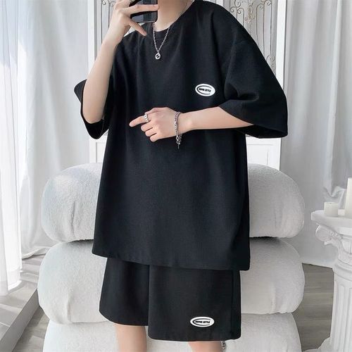 Men's Summer Youth Streetwear Casual Set with Loose Short-Sleeve T-Shirts and Korean-Style Short Shorts, Two-Piece Street Smart Athleisure Outfit