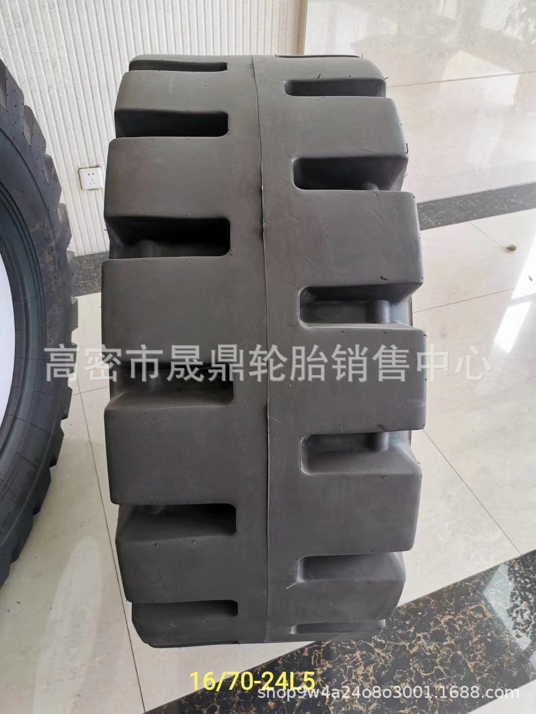 厂家供应装载机半实心轮胎16/70-20工程机械16/70-24