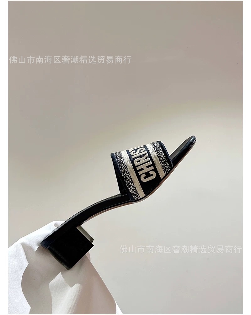 네이비 블루 미드힐