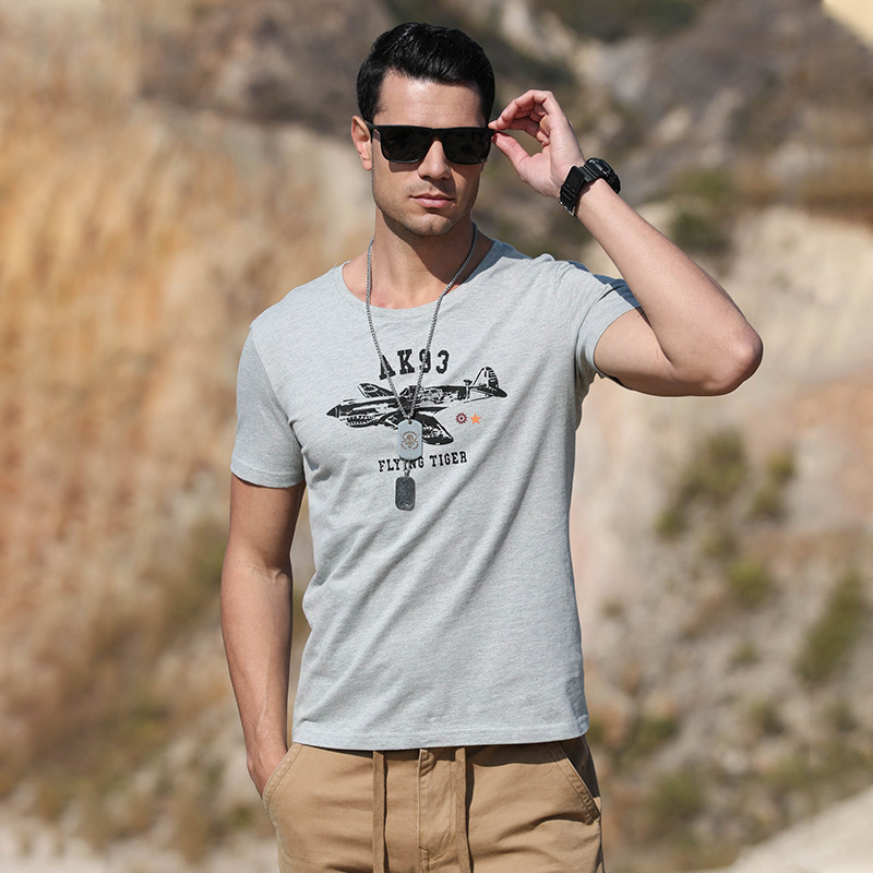AK男裝2021年新款阿美咔嘰軍事復(fù)古飛虎隊(duì)鯊魚(yú)頭戰(zhàn)機(jī)重磅圓領(lǐng)印花