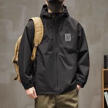 春秋新款户外工装连帽冲锋衣外套男潮牌时尚修身百搭休闲夹克上衣