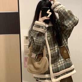 日系复古格纹设计感小众毛呢外套女冬季宽松加厚羊羔毛呢子大衣潮