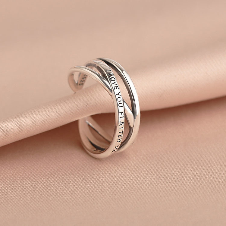 Trend retro ring with letters