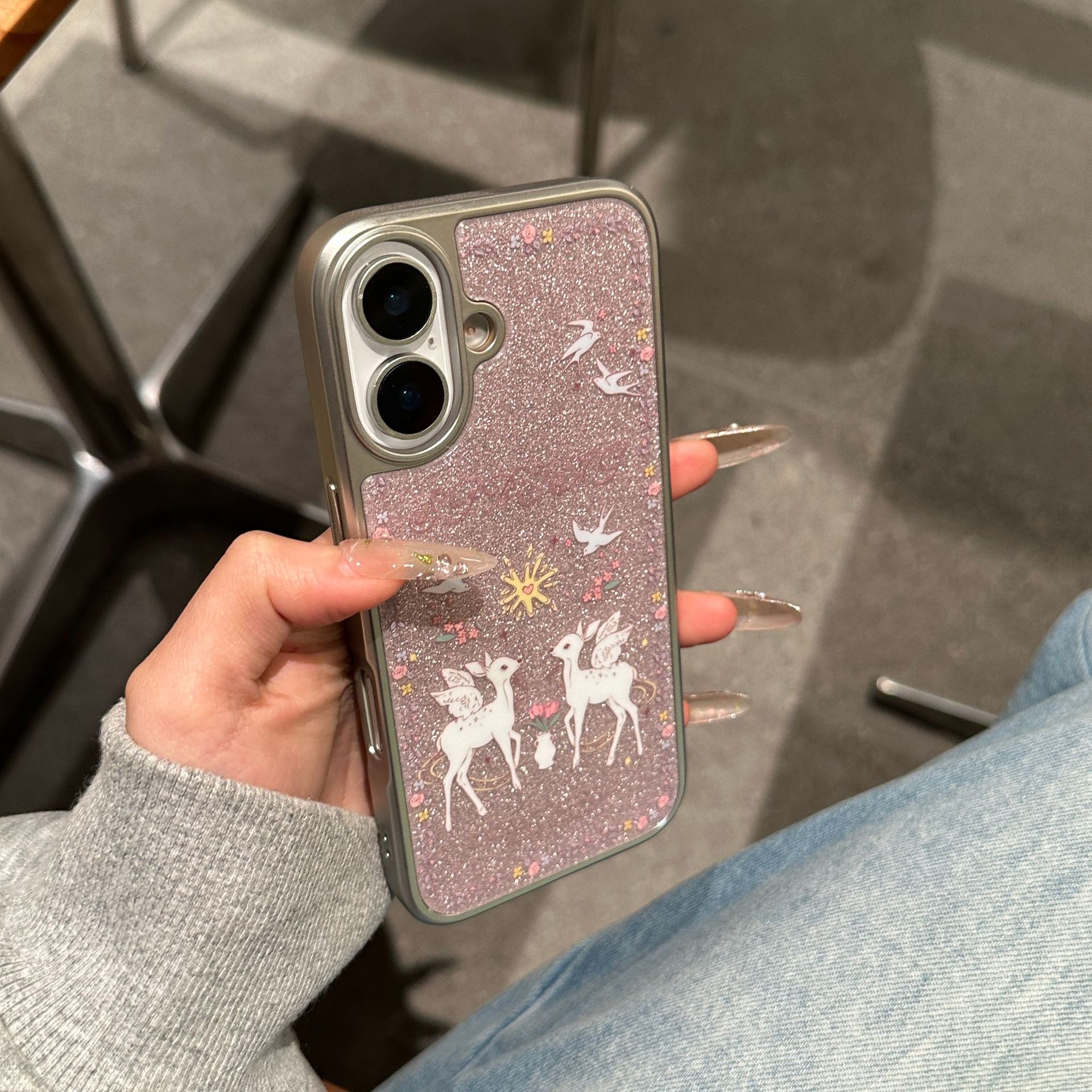 Fun Girl Heart Angel Cervatillo Adecuado para Apple 16ProMax Funda para teléfono móvil 15Pro/14Pro Flower 13 Mujer