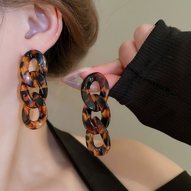 Pendientes de suministro de mercado nocturno de agujas de plata Pendientes de moda coreana en vivo Pendientes de estilo caliente Pendientes de lujo ligero Mujeres de alta gama