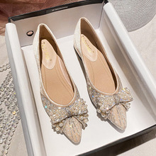 尖头单鞋女2022新款粗跟浅口水钻珍珠蝴蝶结气质女鞋四季软底舒适