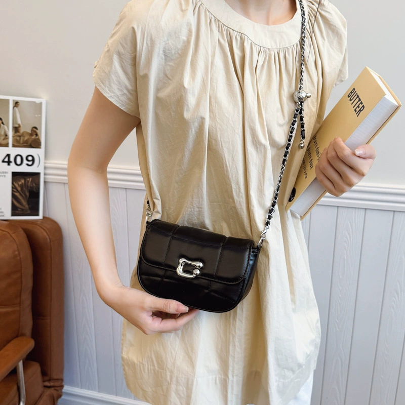 Retro shoulder bag, universal strap, simple elegant small crossbody, 0.3 kg